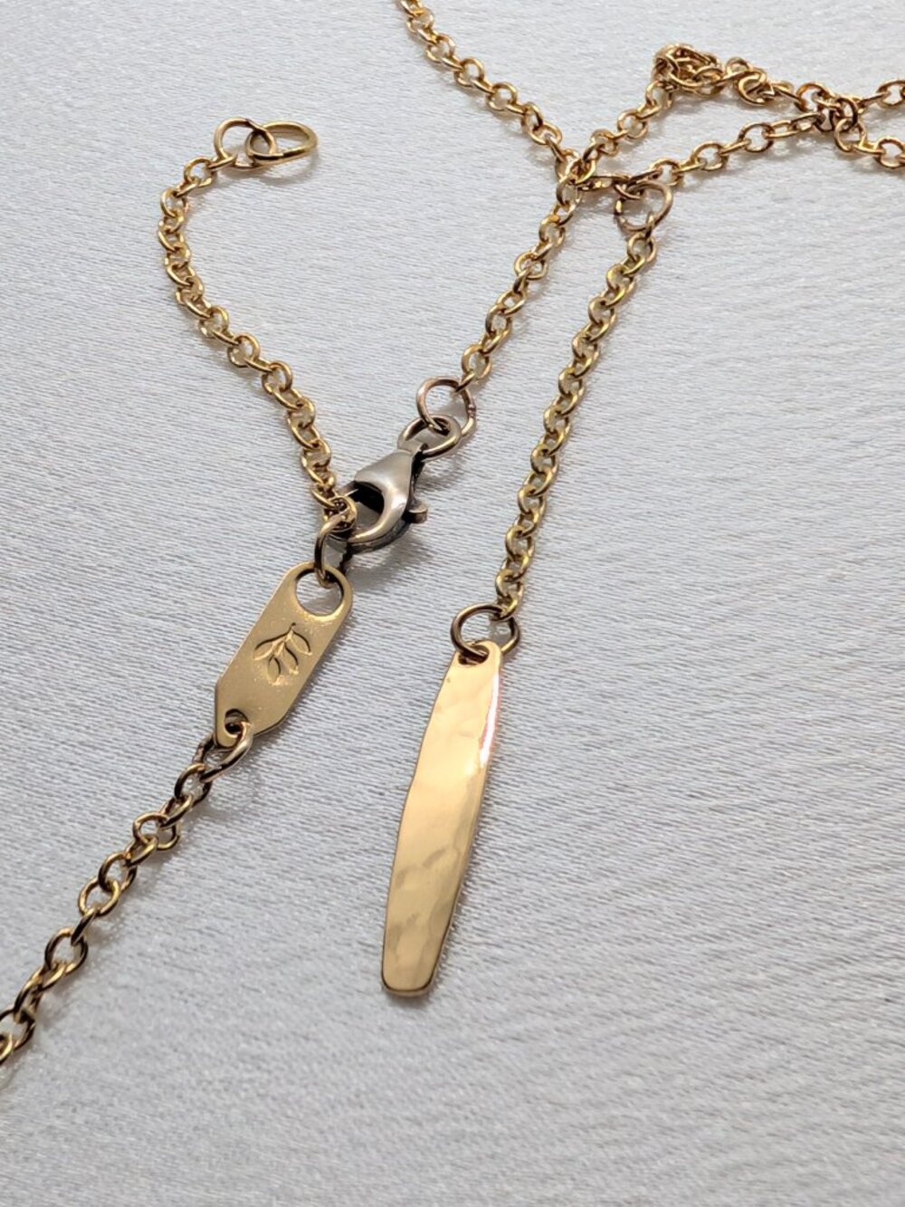 NWT Holly Yashi simple and classic necklace - Picture 4 of 8